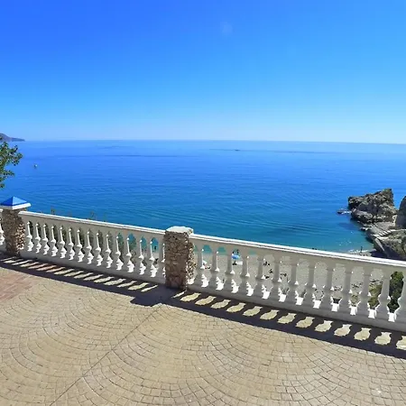 R1352 Pinomar D Villa